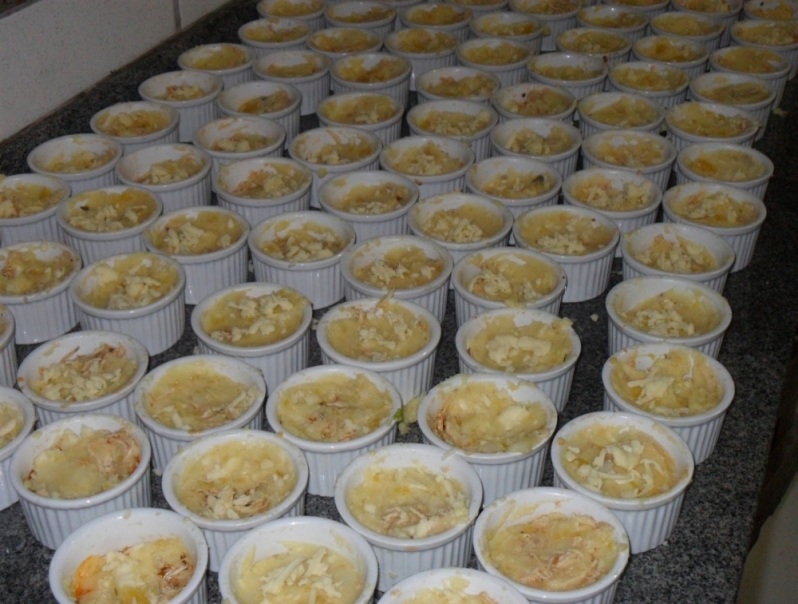 Buffet de Escondidinho para 20 Pessoas Vila Santa Mooca - Buffet de Escondidinho de Carne Seca com Batata